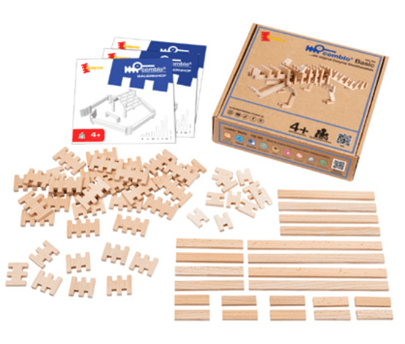 Photo of the Comblo Basic set with wooden construction pieces.